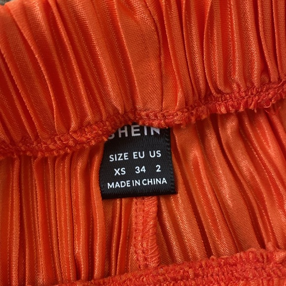 Shein | Silky-Like Casual Flowy Accordion Pants - Picture 5 of 6